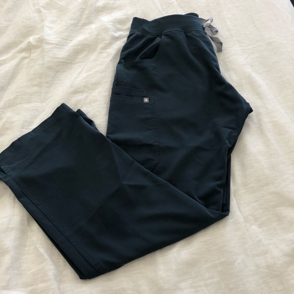 Figs women’s Kade scrub pants